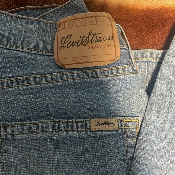 Levi Strauss Jeans - Picture 3 of 4